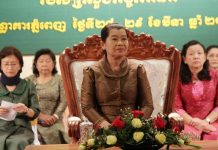 លោកជំទាវ ម៉ែន សំអន : កុំលក់ទឹកដោះផ្តាច់ពីមាត់កូនព្រោះលុយ