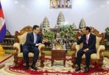 កម្ពុជា -ឆេក សន្យាពង្រឹងវិស័យសេដ្ឋកិច្ចដើម្បីនាំចេញ