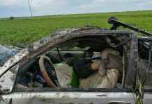 ស្រ្ដីម្នាក់បើករថយន្ដហាយឡេនឌឺធ្លាក់ថ្នល់ក្រឡាប់ផ្ងារជើងស្លាប់នៅកន្លែងកើតហេតុ