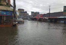 ជំនន់ទឹកភ្លៀងកំពុងវាយលុកក្រុងកំពត