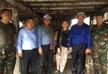 អភិបាលខេត្តបន្ទាយមានជ័យចុះជួយប្រជាពលរដ្ឋរងគ្រោះខ្យល់កន្ត្រាក់១០៦គ្រួសារ