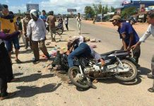 ម៉ូតូពីរគ្រឿងបុកគ្នាពេញទំហឹងនៅវាលរេញ បណ្តាលឲ្យមនុស្សម្នាក់ស្លាប់ និង២នាក់រងរបួស