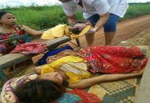 ស្ត្រីម្នាក់ សម្រាលកូនតាមផ្លូវ