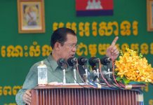 សម្តេចតេជោ ហ៊ុន សែន៖ រាជរដ្ឋាភិបាល កំពុងធ្វើការដើម្បីឱ្យពលករខ្មែរនៅប្រទេសថៃ ទទួលបានអត្ថប្រយោជន៍ ដូចកម្មករក្នុងស្រុកពេលត្រឡប់មកវិញ