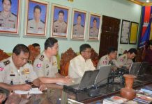 ឃាត់ខ្លួនបុរសម្នាក់គៀបលេខអាយឌីរំខានដល់សមត្ថកិច្ច