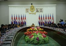 សម្តេចតេជោ ហ៊ុន សែន អញ្ជើញដឹកនាំកិច្ចប្រជុំគណៈរដ្ឋមន្ត្រី ពិភាក្សាលើលើរបៀវារៈសំខាន់ៗចំនួន៣ នៅព្រឹកនេះ