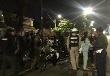 បុរសម្នាក់បើករថយន្តមកបាញ់ចំនួន២គ្រាប់ នៅក្បែរភូមិគ្រឹះអគ្គស្នងការនគរបាលជាតិ ដោយមិនទាន់ដឹងមូលហេតុ, ជនដៃដល់ត្រូវបានចាប់ខ្លួនភ្លាមៗយកទៅសួរនាំ