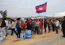 សម្តេចតេជោ ហ៊ុន សែន បន្តអញ្ជើញសំណេះសំណាលជាមួយកម្មករ-កម្មការិនីជាង១ម៉ឺន ៦ពាន់នាក់ នៅទួលពង្រ នៅព្រឹកថ្ងៃនេះ