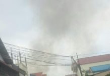 (Hot New)អគ្គិភ័យកំពុងឆាបឆេះផ្ទះប្រជាពលរដ្ឋយ៉ាងសន្ធោសន្ធៅ នៅម្ដុំផ្សារទឹកថ្លា ក្នុងសង្កាត់ទឹកថ្លា ខណ្ឌសែនសុខ