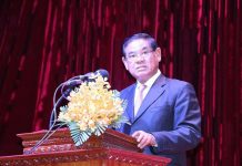 ព្រឹកនេះ សម្តេចក្រឡាហោម ស ខេង អញ្ជើញបិទសន្និបាតបូកសរុបលទ្ធផលការងារក្រសួងសាធារណការឆ្នាំ២០១៧ និងលើកទិសដៅការងារ ក្នុងឆ្នាំ២០១៨ នៅសាលសន្និសីទចតុមុខ