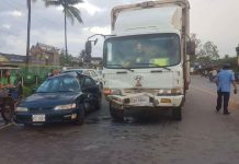 ជូនកូនមកប្រលងឌីប្លូមត្រូវរថយន្តធុនធំកៀររងរបួសធ្ងន់កូនៗព្រលឹងចុងសក់