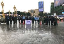 សូមសសើរនគរបាលចរាចរណ៍ខេត្តព្រះសីហនុដើម្បីសុខសុវត្ថិភាពប្រជាពលរដ្ឋចុះឆែកឆេរចាប់អ្នកបើកបរជាជនជាតិចិនជាច្រើនទាំងភ្លៀង