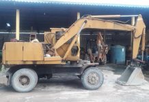 អ្នកសង់សំណង់រំលោភលើចិញ្ចើមផ្លូវ និងលើអូរត្រៀមអោយហើយទៅលោកអភិបាលក្រុងព្រះសីហនុរកបានឡានអាអ៊ិចកង់កៅស៊ូ១គ្រឿងសំរាប់កំទេចហើយ!!