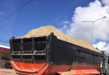 មន្ត្រីមន្ទីរសាធារណការ និងដឹកជញ្ជូនខេត្តព្រះសីហនុ ថា ការចាប់ឡានដឹកខ្សាច់នៅក្រុងព្រះសីហនុពិបាកណាស់សុទ្ធតែខ្សែរឧកញ៉ា